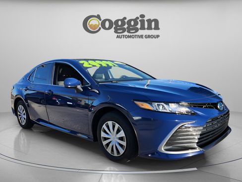 Used 2024 Toyota Camry LE image 7