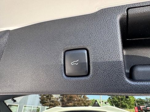 Used 2024 Ford Escape ST-Line w/ Tech Pack #1 FWD image 10