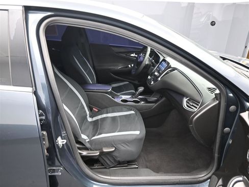 Used 2021 Chevrolet Malibu LT image 9