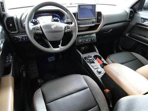 Used 2024 Ford Bronco Sport Outer Banks w/ Tech Package image 4