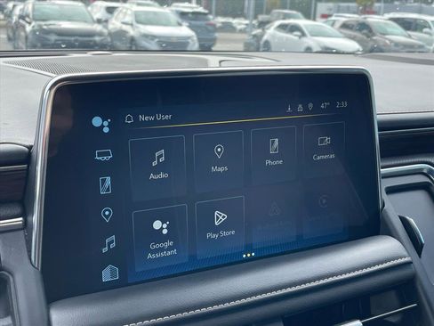 Used 2023 Chevrolet Suburban Premier image 11