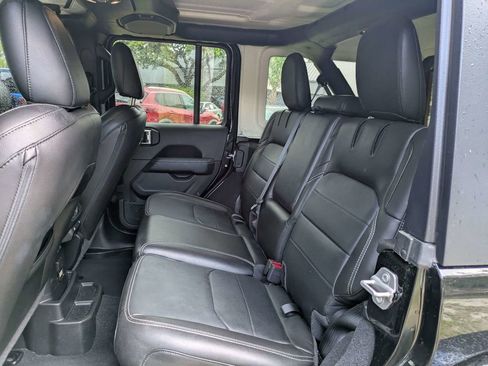 Used 2023 Jeep Wrangler Unlimited Sahara w/ Cold Weather Group AWD/4WD image 13