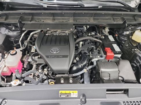 Used 2024 Toyota Highlander XLE image 25