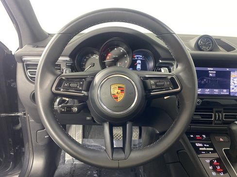 Used 2024 Porsche Macan image 13