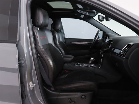 Used 2021 Jeep Grand Cherokee Trailhawk image 12