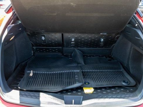 Used 2022 Toyota C-HR XLE FWD image 10