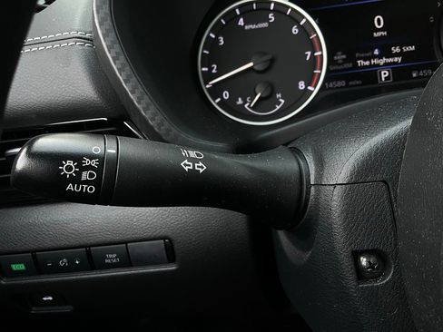 Used 2025 Nissan Sentra SV image 33