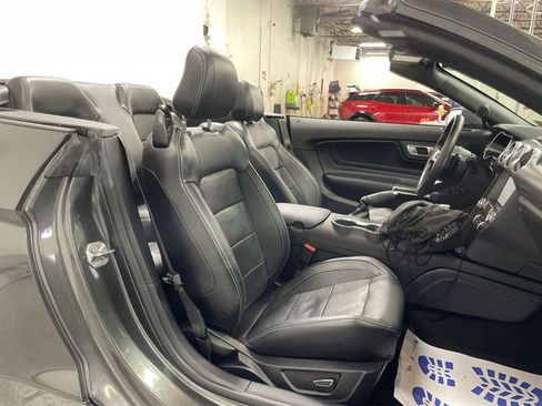 Used 2019 Ford Mustang GT Premium w/ Equipment Group 401A RWD image 27