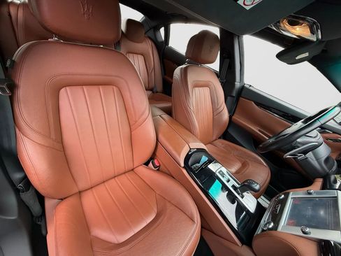 Used 2015 Maserati Quattroporte S Q4 AWD/4WD image 17