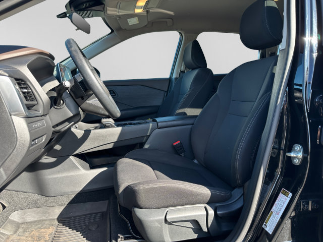 Used 2023 Nissan Rogue S AWD/4WD image 12