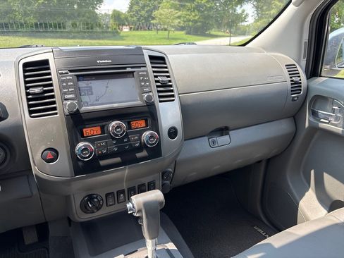 Used 2019 Nissan Frontier SL AWD/4WD image 14