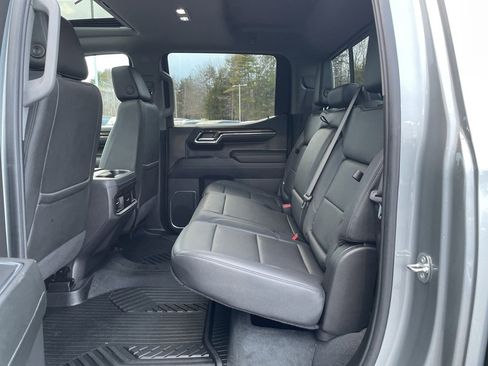 Used 2024 Chevrolet Silverado 1500 LT Trail Boss w/ Convenience Package II image 32