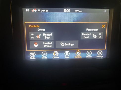 Used 2018 Jeep Renegade Latitude w/ Cold Weather Group image 26