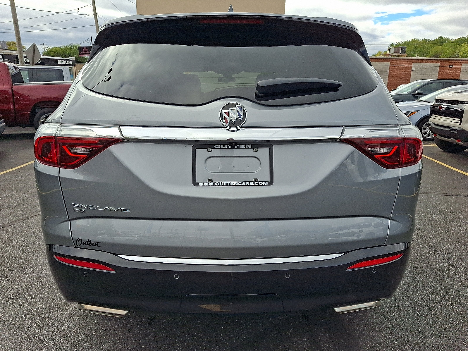 Used 2023 Buick Enclave Essence AWD/4WD image 4