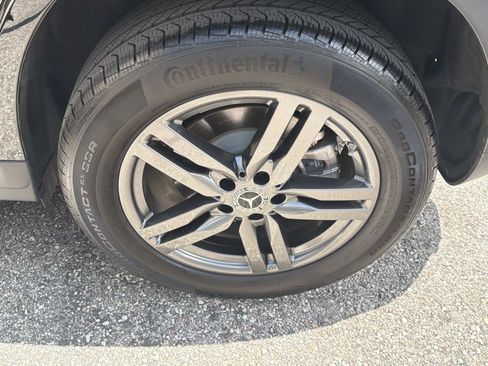 Certified 2025 Mercedes-Benz GLA 250 4MATIC image 10