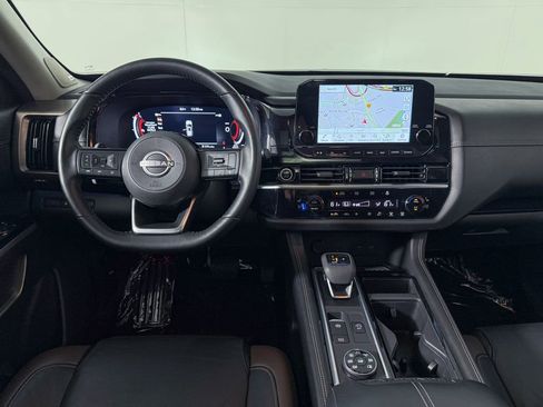 Certified 2023 Nissan Pathfinder Platinum AWD/4WD image 17