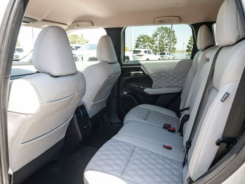 Used 2022 Mitsubishi Outlander SEL FWD image 18
