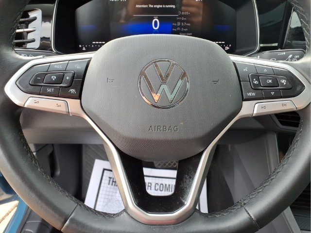Used 2025 Volkswagen Jetta SE FWD image 12