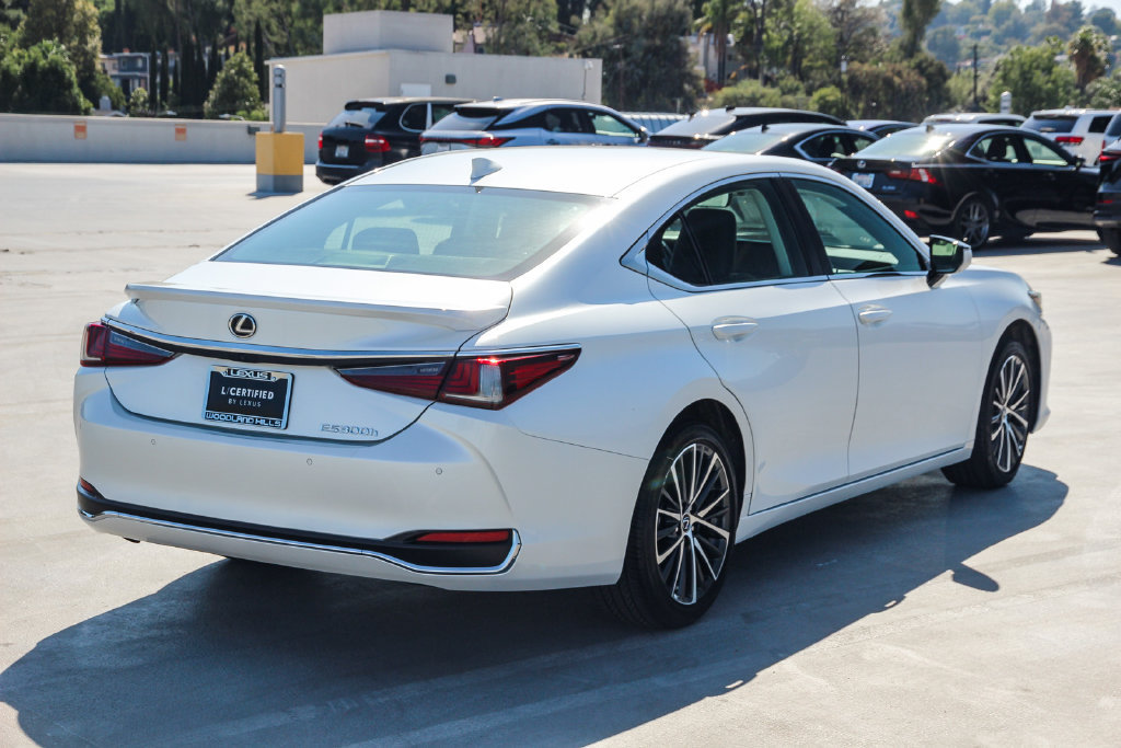 Certified 2025 Lexus ES 300h w/ Premium Package FWD image 5