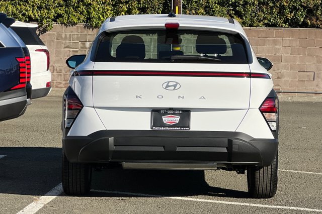 New 2027 Hyundai Kona SE FWD image 7