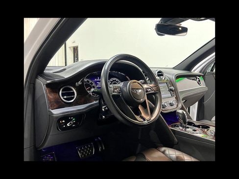 Used 2019 Bentley Bentayga image 9