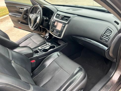 Used 2017 Nissan Altima 2.5 SL w/ 2.5 Technology Package FWD image 17