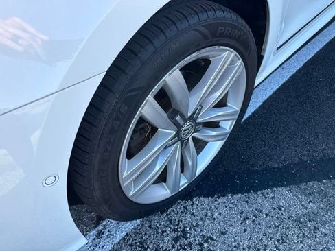 Used 2017 Volkswagen Passat 1.8T SEL Premium FWD image 12
