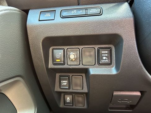 Certified 2022 Nissan Frontier SV image 31