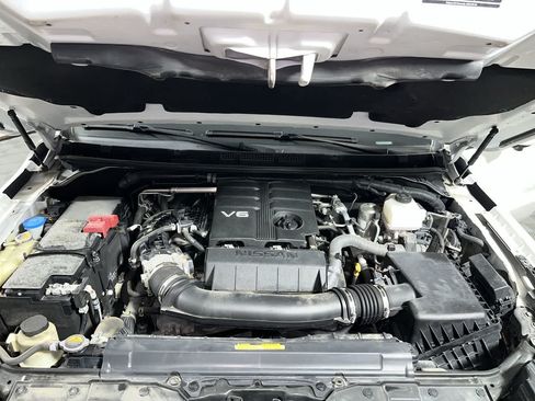 Used 2023 Nissan Frontier PRO-4X w/ Pro-4X Premium Package AWD/4WD image 12