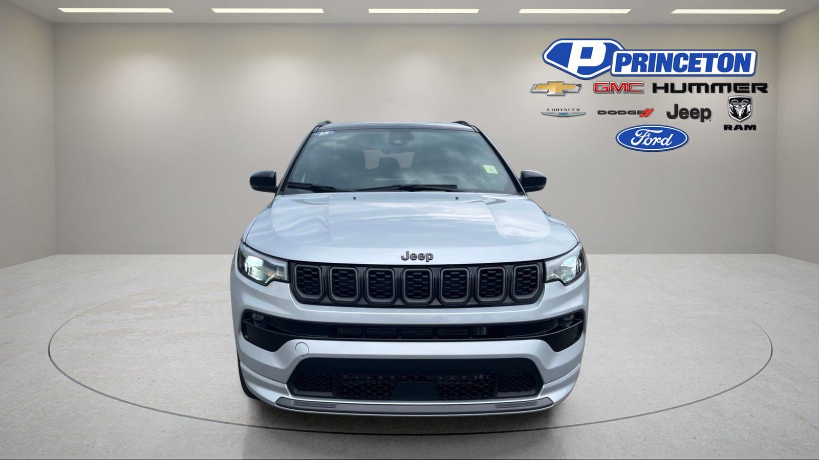 Used 2025 Jeep Compass Limited w/ High Altitude Package AWD/4WD image 2