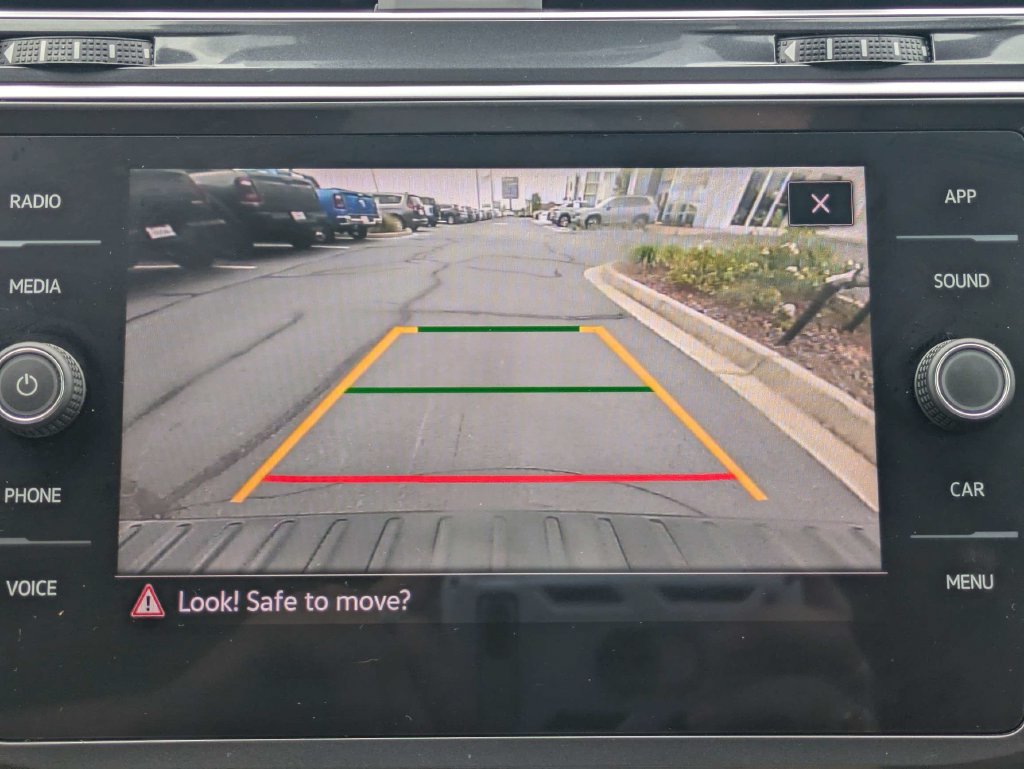 Certified 2024 Volkswagen Tiguan SE R-Line FWD image 24