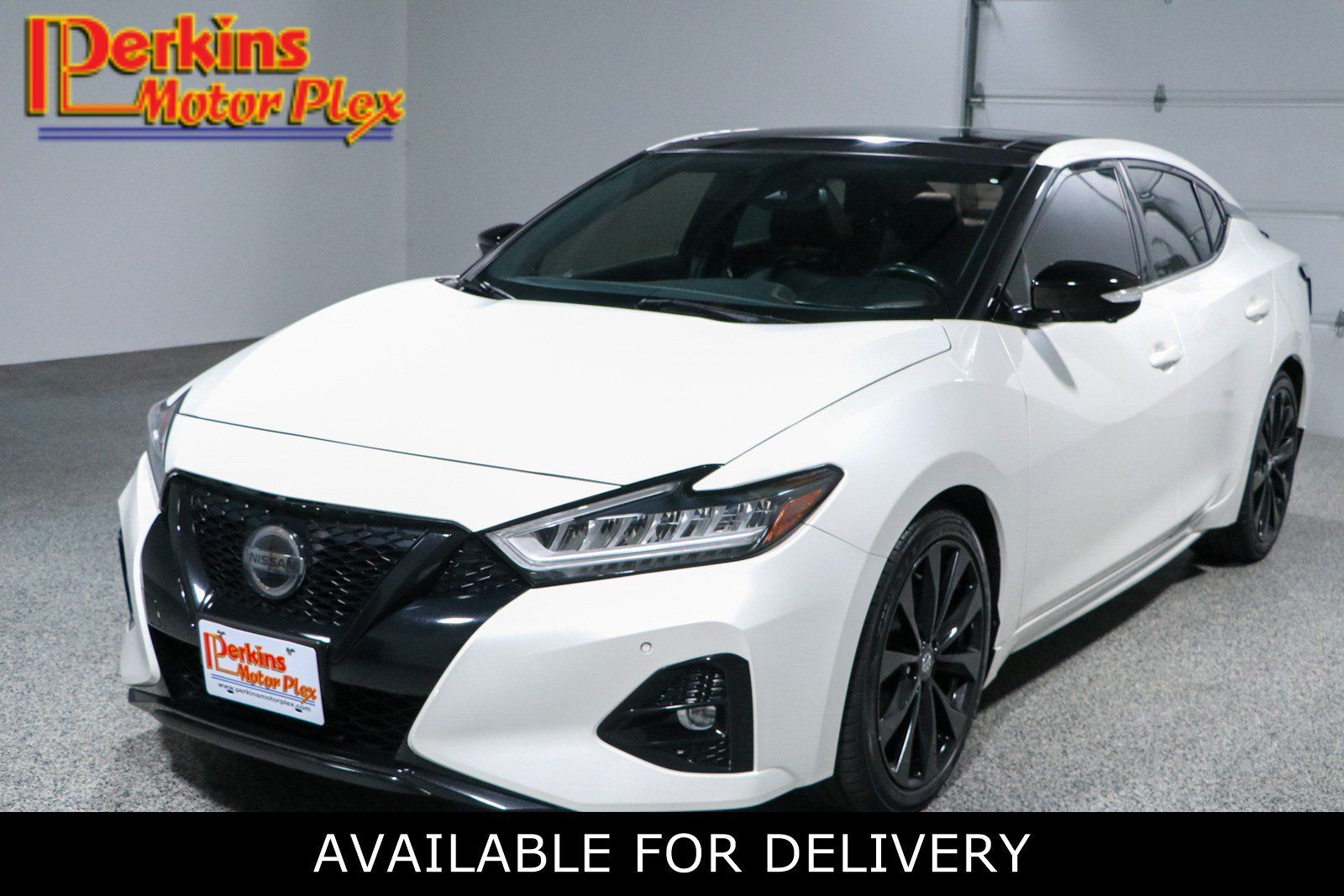 Used 2021 Nissan Maxima SR w/ Sport Mat Group FWD image 1