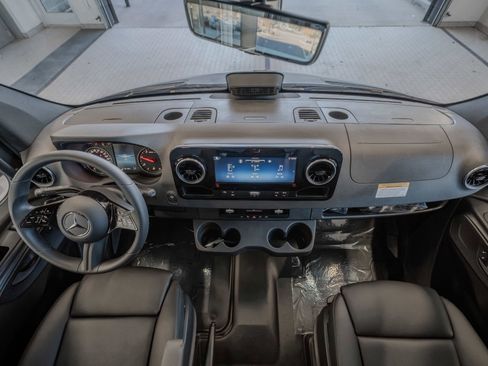 New 2025 Mercedes-Benz Sprinter 2500 image 8