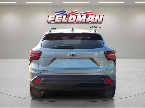 Used 2024 Chevrolet Trax RS w/ Driver Confidence Package FWD image 4