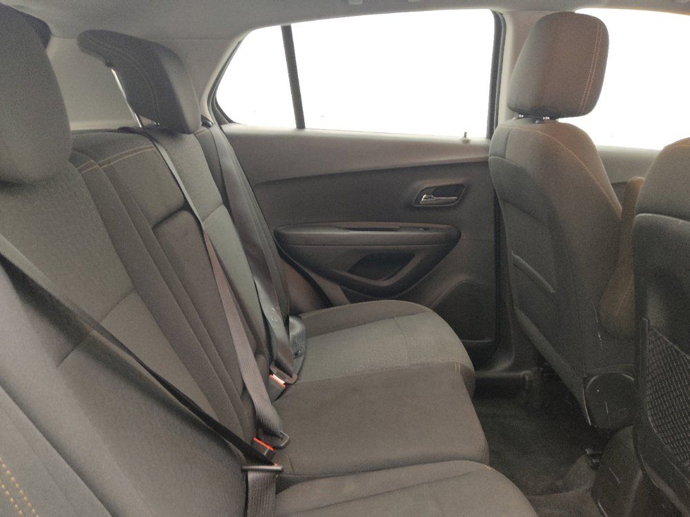 Used 2018 Chevrolet Trax LS AWD/4WD image 19