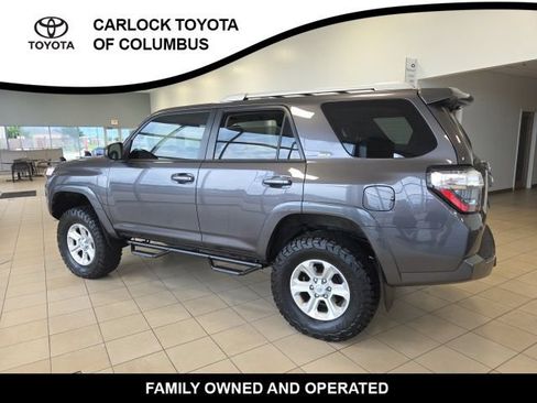 Used 2016 Toyota 4Runner SR5 AWD/4WD image 10