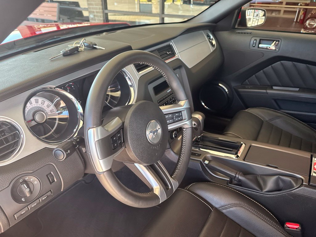Used 2012 Ford Mustang GT Premium w/ Comfort Pkg RWD image 9