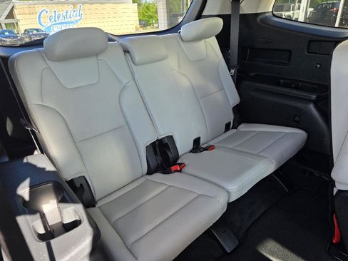 Used 2020 Kia Telluride S FWD image 24