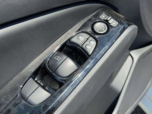 Certified 2025 Nissan Altima 2.5 SR FWD image 16