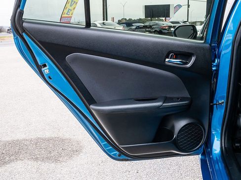 Used 2022 Toyota Prius L Eco image 11