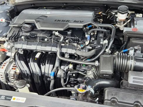 Used 2024 Hyundai Elantra SEL FWD image 10
