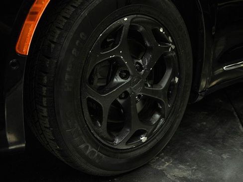 Used 2022 Chrysler Pacifica Limited FWD image 3