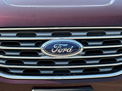 Used 2024 Ford Edge Titanium image 45