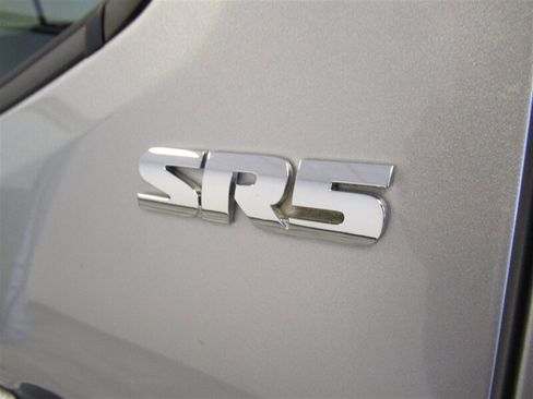 Used 2016 Toyota Tacoma SR5 image 12