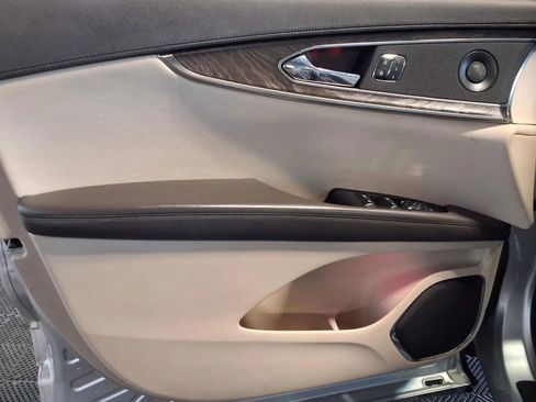 Used 2019 Lincoln Nautilus Reserve AWD/4WD image 17