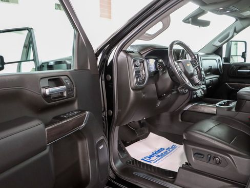 Used 2022 Chevrolet Silverado 2500 LTZ w/ Z71 Chrome Sport Edition AWD/4WD image 3