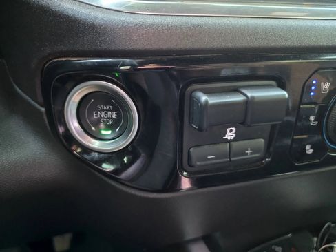 Used 2025 Chevrolet Silverado 3500 High Country w/ Technology Package AWD/4WD image 21