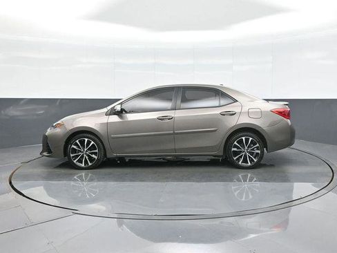 Used 2017 Toyota Corolla SE w/ SE Premium Package image 4