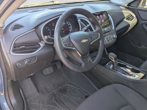 Used 2025 Chevrolet Malibu LS FWD image 13