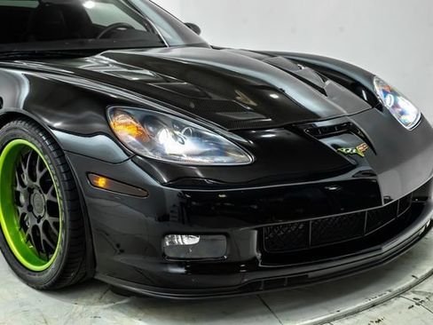 Used 2013 Chevrolet Corvette Z06 w/ 2LZ Preferred Equipment Group RWD image 18